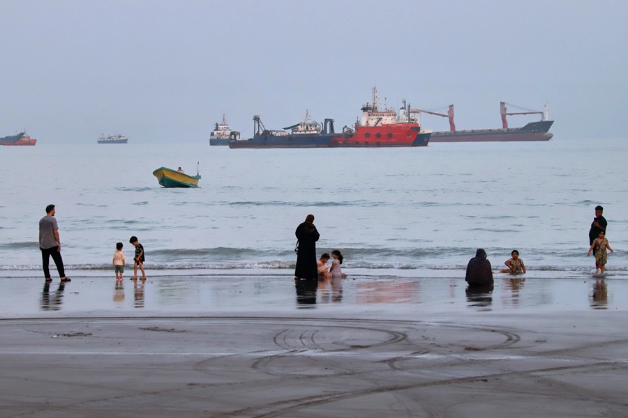 Các hiệp hội vận tải biển phản đối phí qua eo biển Hormuz